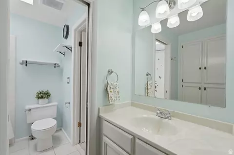 Bath - 271 Brookfield Ln, Centerville, UT 84014 photo 3 of 3