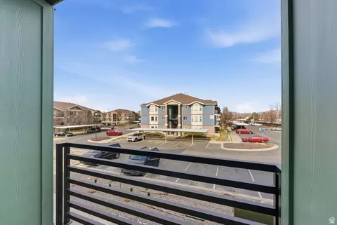 Exterior - 136 E Chambord Ct S, Sandy, UT 84070 photo 2 of 5