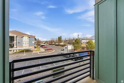 Exterior - 136 E Chambord Ct S, Sandy, UT 84070 photo 3 of 5
