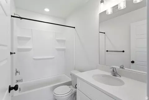 Bath - 136 E Chambord Ct S, Sandy, UT 84070 photo 3 of 5
