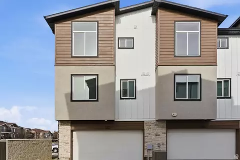 136 E Chambord Ct S, Sandy, UT 84070