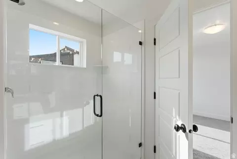 Bath - 136 E Chambord Ct S, Sandy, UT 84070 photo 5 of 5