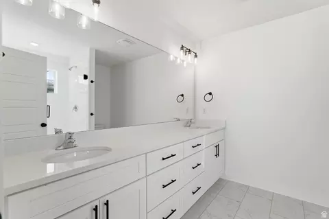 Bath - 138 E Chambord Ct S, Sandy, UT 84070 photo 3 of 5