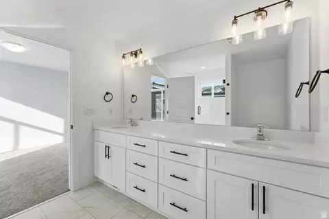 Bath - 138 E Chambord Ct S, Sandy, UT 84070 photo 4 of 5