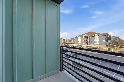Exterior - 138 E Chambord Ct S, Sandy, UT 84070 photo 2 of 8