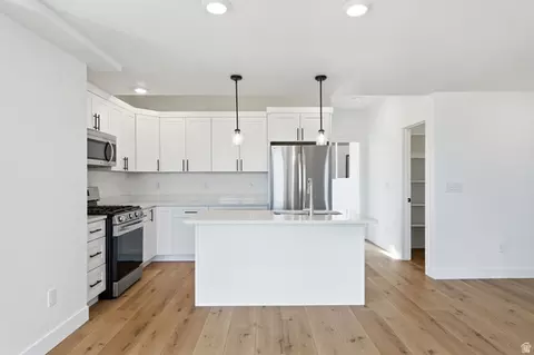 Kitchen - 144 E Chambord Ct S, Sandy, UT 84070 photo 3 of 5