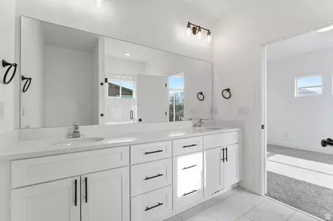 Bath - 144 E Chambord Ct S, Sandy, UT 84070 photo 4 of 4