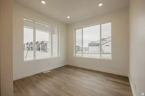 Living - 2989 N Lone Pine St #633, Eagle Mountain, UT 84005 photo 3 of 4