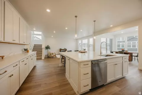Kitchen - 2989 N Lone Pine St #633, Eagle Mountain, UT 84005 photo 2 of 2