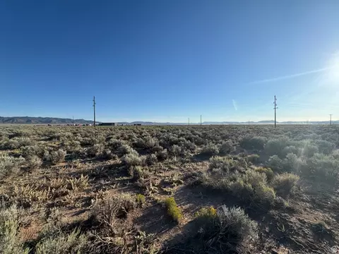 2341 E Castle Ave, Beryl, UT 84714 photo 4