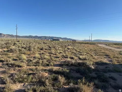 2341 E Castle Ave, Beryl, UT 84714 photo 10
