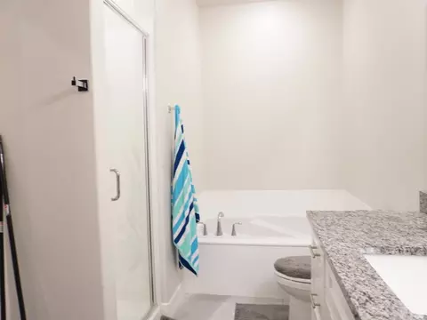 Bath - 462 E 625 S, Clearfield, UT 84015 photo 2 of 3