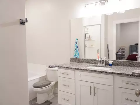 Bath - 462 E 625 S, Clearfield, UT 84015 photo 1 of 3
