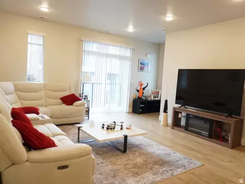Living - 462 E 625 S, Clearfield, UT 84015 photo 2 of 3