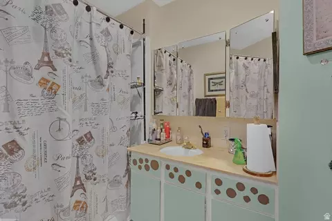 Bath - 231 N 100 W, Springville, UT 84663 photo 3 of 3
