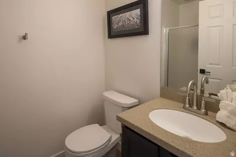 Bath - 3246 E Fairway Loop, Moab, UT 84532 photo 1 of 3