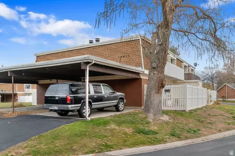 Exterior - 5974 S Sultan Cir E, Murray, UT 84107 photo 4 of 5