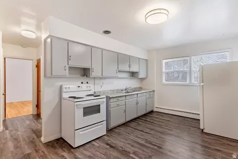 Kitchen - 338 E 200 S, Clearfield, UT 84015 photo 3 of 7