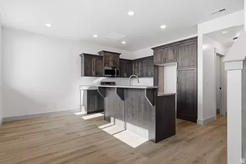 864 E 250 N, Hyrum, UT 84319