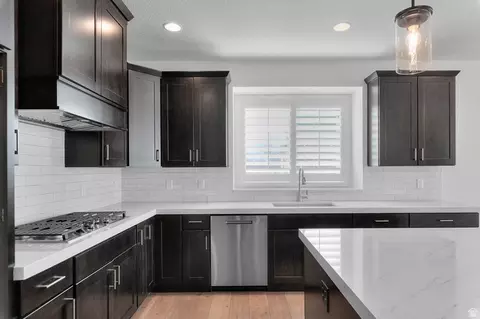 Kitchen - 2724 E Mount Jordan Rd, Sandy, UT 84092 photo 3 of 3