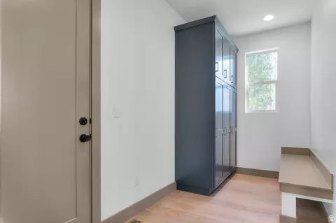 Entry Way - 2724 E Mount Jordan Rd, Sandy, UT 84092 photo 3 of 4