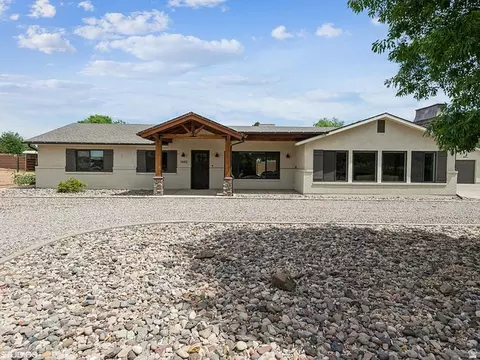 1442 W Diamond Valley Dr, Saint George, UT 84770