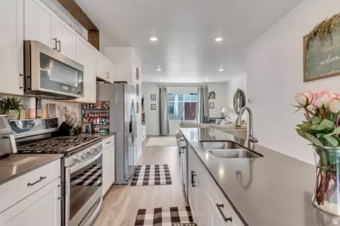 1106 E Yard Row, Saratoga Springs, UT 84045