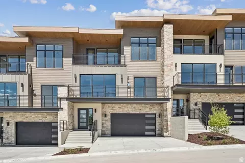 889 E Grizzly Draw Ct, Hideout, UT 84036