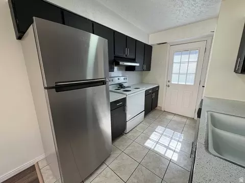 Kitchen - 1165 Edgewood Dr, Ogden, UT 84403 photo 6 of 6