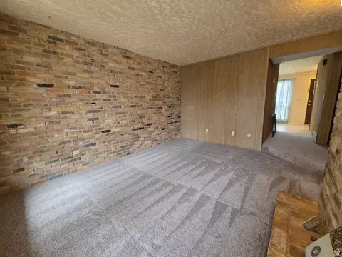Living - 1165 Edgewood Dr, Ogden, UT 84403 photo 4 of 9