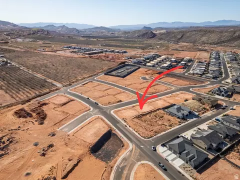 4970 W 2040 S, Hurricane, UT 84737
