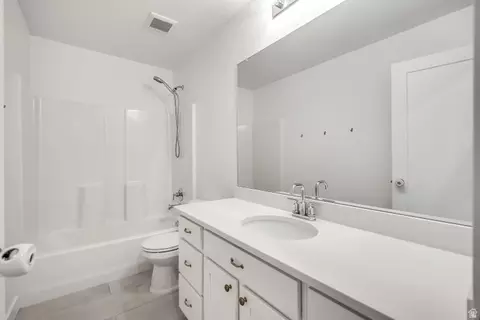 Bath - 1058 S Lilac Way, Mapleton, UT 84664 photo 3 of 3