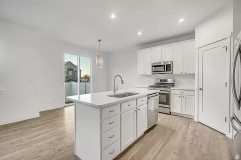 Kitchen - 1058 S Lilac Way, Mapleton, UT 84664 photo 1 of 2