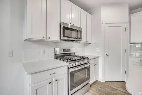Kitchen - 1058 S Lilac Way, Mapleton, UT 84664 photo 2 of 2