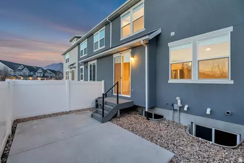 Exterior - 1058 S Lilac Way, Mapleton, UT 84664 photo 2 of 3