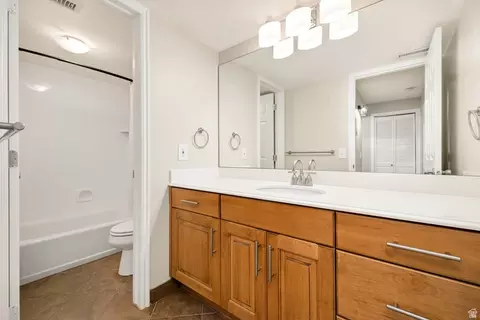 Bath - 875 E Arrowhead Ln S #47, Murray, UT 84107 photo 1 of 2