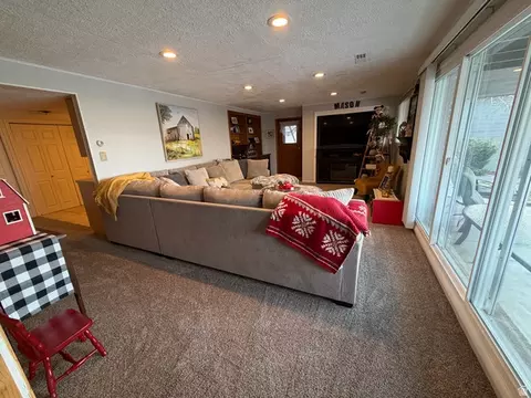Living - 2550 S Peach St E, Perry, UT 84302 photo 6 of 8