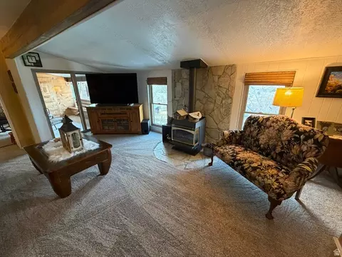 Living - 2550 S Peach St E, Perry, UT 84302 photo 5 of 8