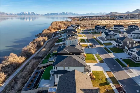 2944 S Greenhead Dr, Saratoga Springs, UT 84045