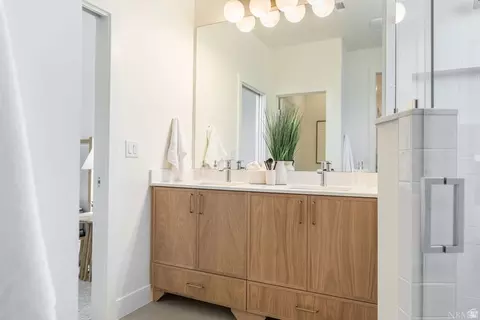 Bath - 2914 E Chapman Cir, Washington, UT 84780 photo 2 of 6