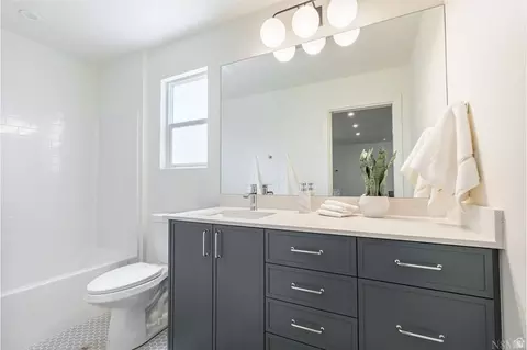 Bath - 2914 E Chapman Cir, Washington, UT 84780 photo 5 of 6