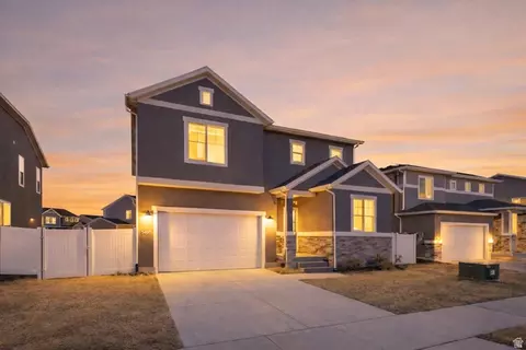 5492 N Yeager Ln N, Eagle Mountain, UT 84005