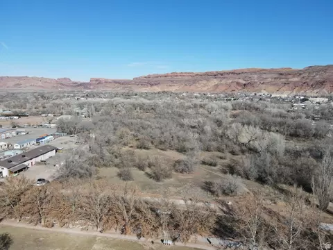 398 S Kane Creek Blvd W, Moab, UT 84532