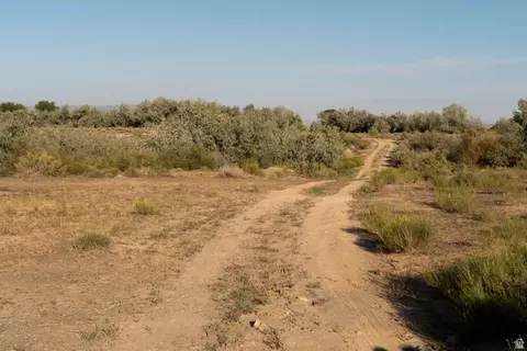 5600 S 1500 E, Vernal, UT 84078 photo 6