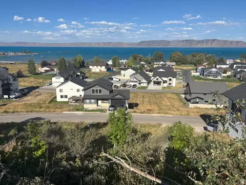 657 N Lochwood Vw #85, Garden City, UT 84028