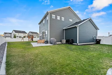 Exterior - 683 E Verdant Dr, Eagle Mountain, UT 84005 photo 5 of 7