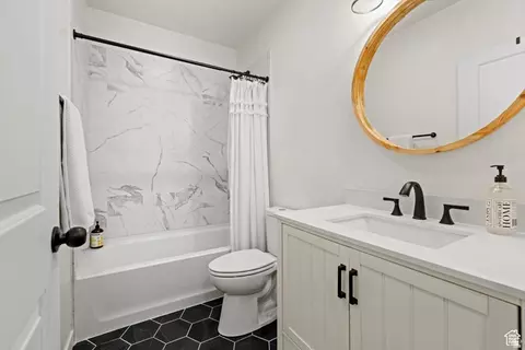 Bath - 683 E Verdant Dr, Eagle Mountain, UT 84005 photo 4 of 4