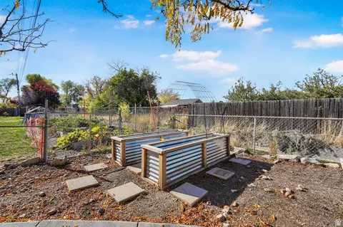 Exterior - 917 N Garden Dr, Orem, UT 84057 photo 3 of 4