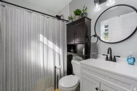 Bath - 917 N Garden Dr, Orem, UT 84057 photo 1 of 2