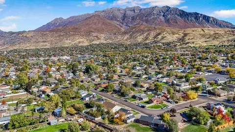 View/Area - 917 N Garden Dr, Orem, UT 84057 photo 3 of 6